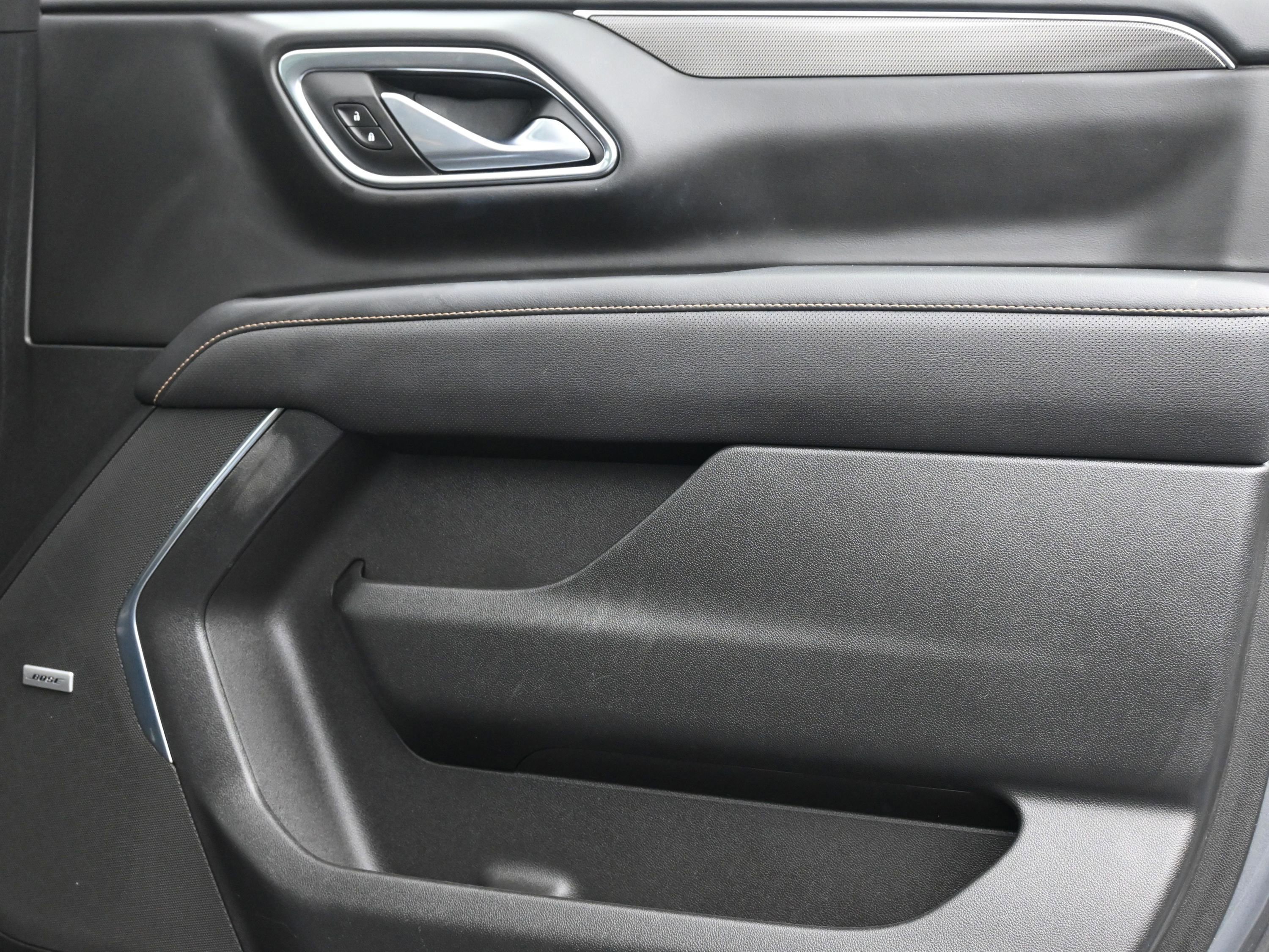 Used 2022 GMC Yukon XL AT4 image 32