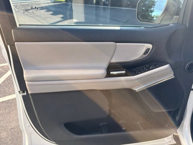 Certified 2025 Ford Expedition Active AWD/4WD image 14