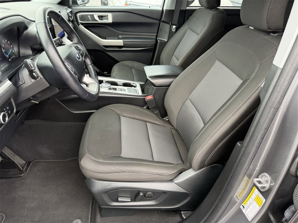 Certified 2024 Ford Explorer XLT image 12