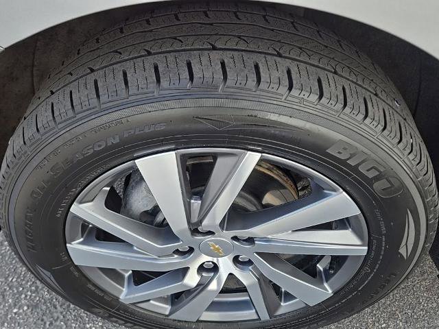 Used 2024 Chevrolet Equinox Premier image 11