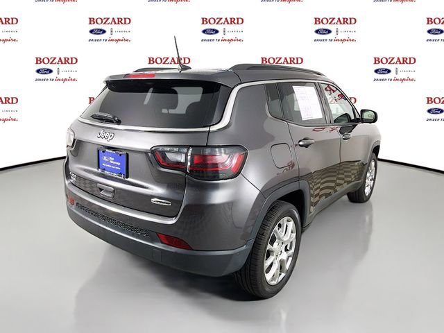 Used 2022 Jeep Compass Latitude w/ Sun and Sound Group AWD/4WD image 8