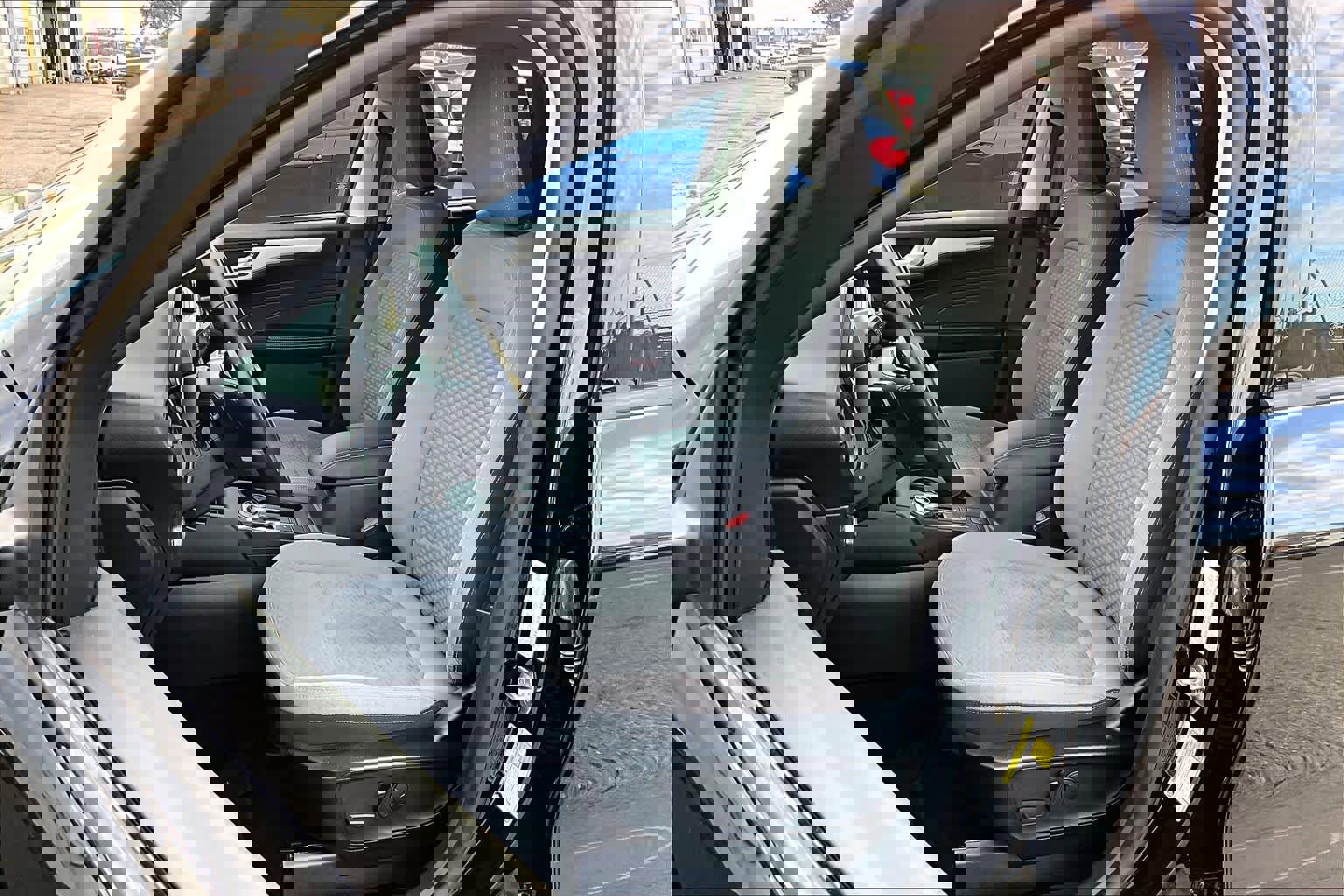 Certified 2021 Ford Escape SE w/ SE Sport Appearance Package image 9