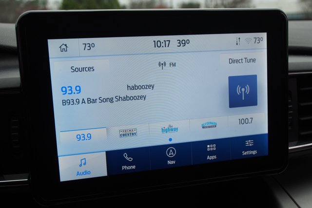 Certified 2022 Ford Explorer XLT w/ Equipment Group 202A image 33