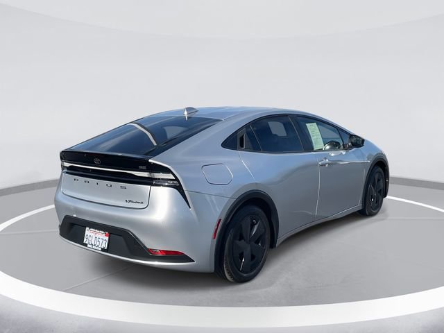 Used 2023 Toyota Prius Prime SE image 3