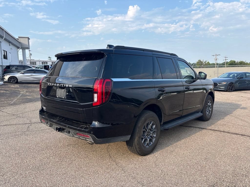 Certified 2025 Ford Expedition Active AWD/4WD image 7