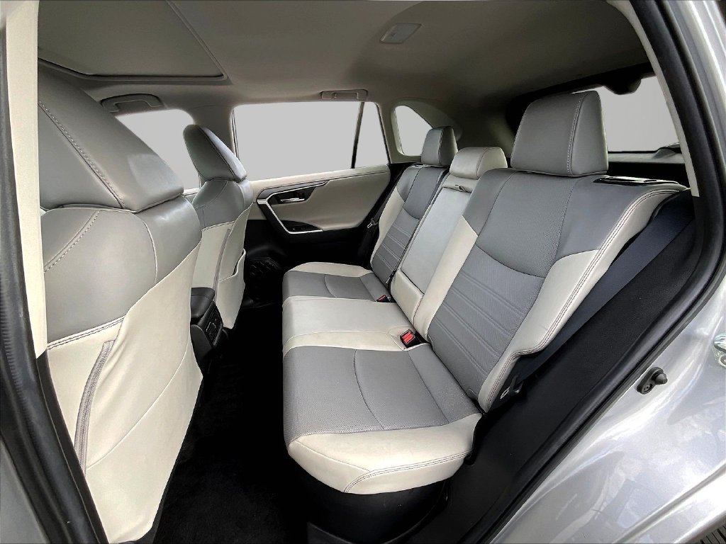Used 2022 Toyota RAV4 Limited AWD/4WD image 27