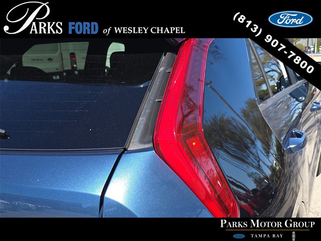 Used 2023 Kia Niro SX Touring image 7