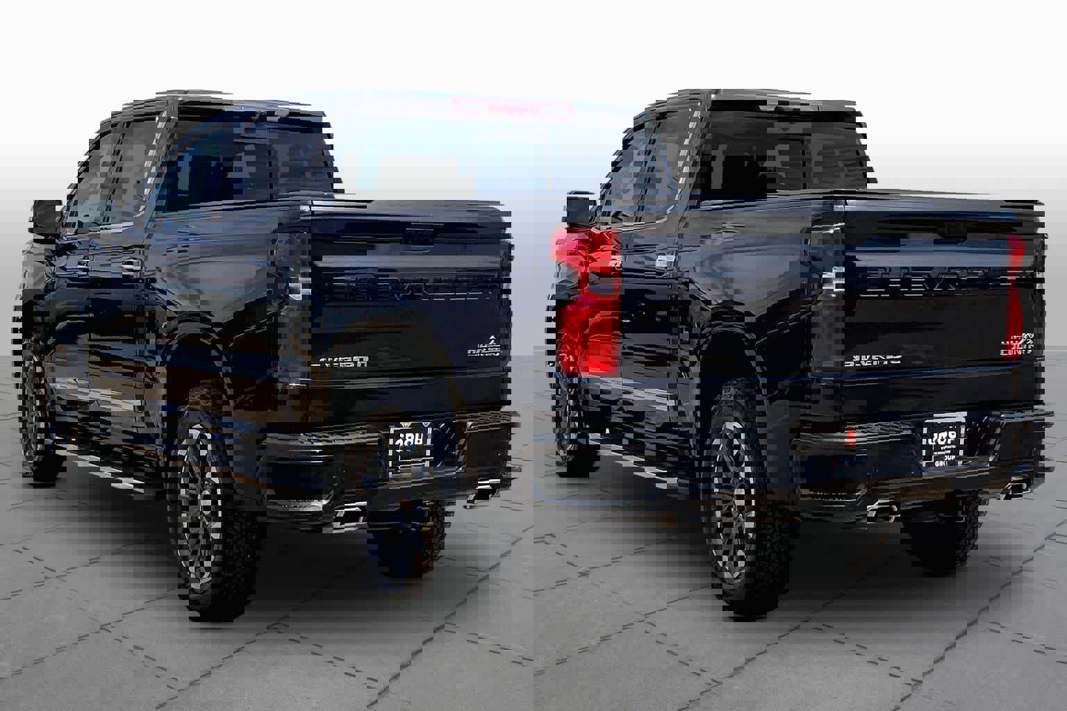 Used 2024 Chevrolet Silverado 1500 High Country w/ Technology Package AWD/4WD image 4