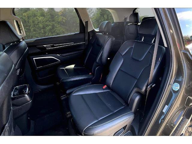 Used 2025 Kia Telluride S image 19