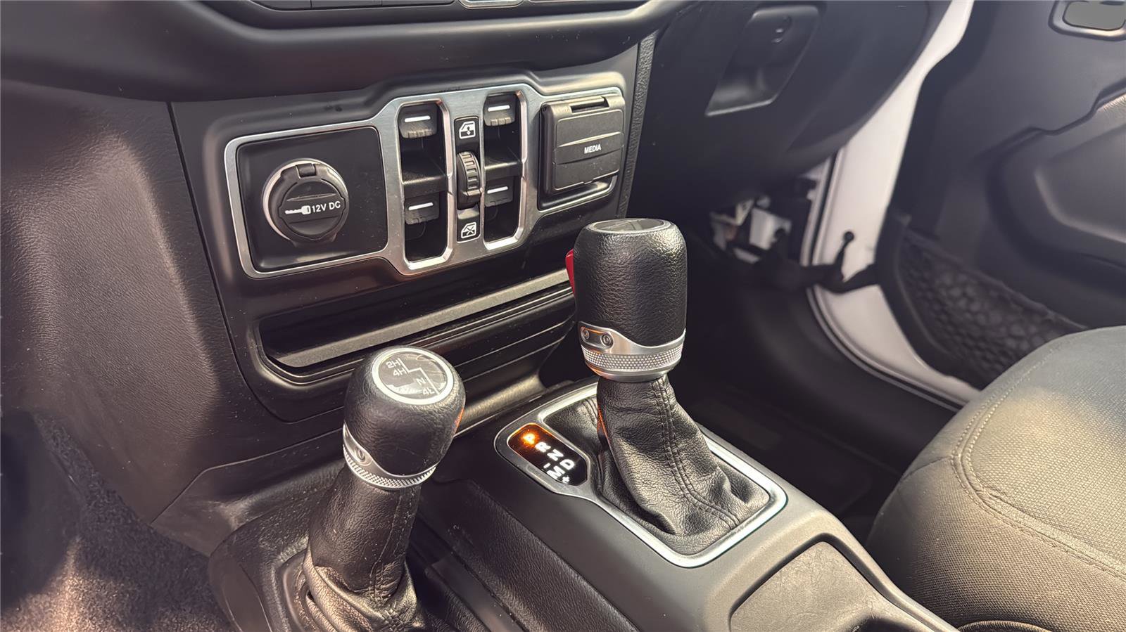 Used 2022 Jeep Gladiator Sport image 19