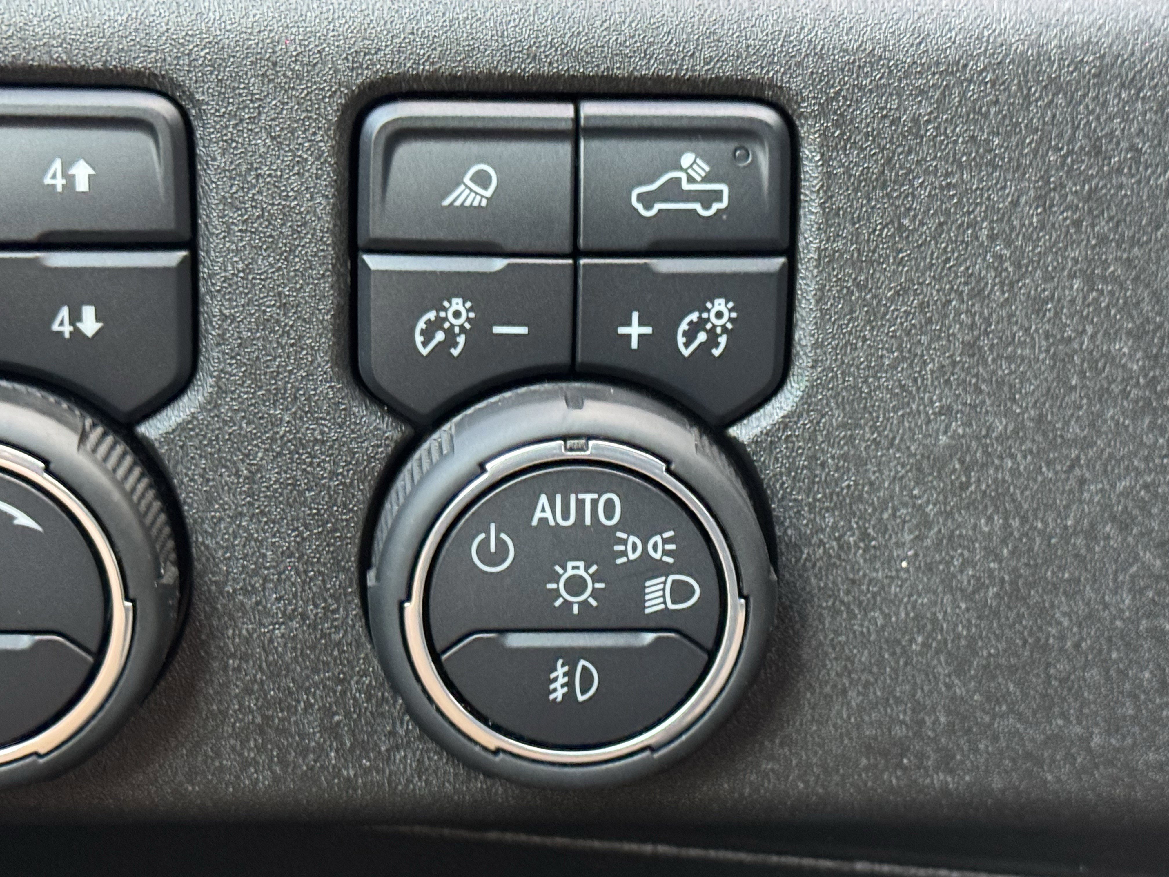 Used 2025 Chevrolet Silverado 2500 LTZ image 21