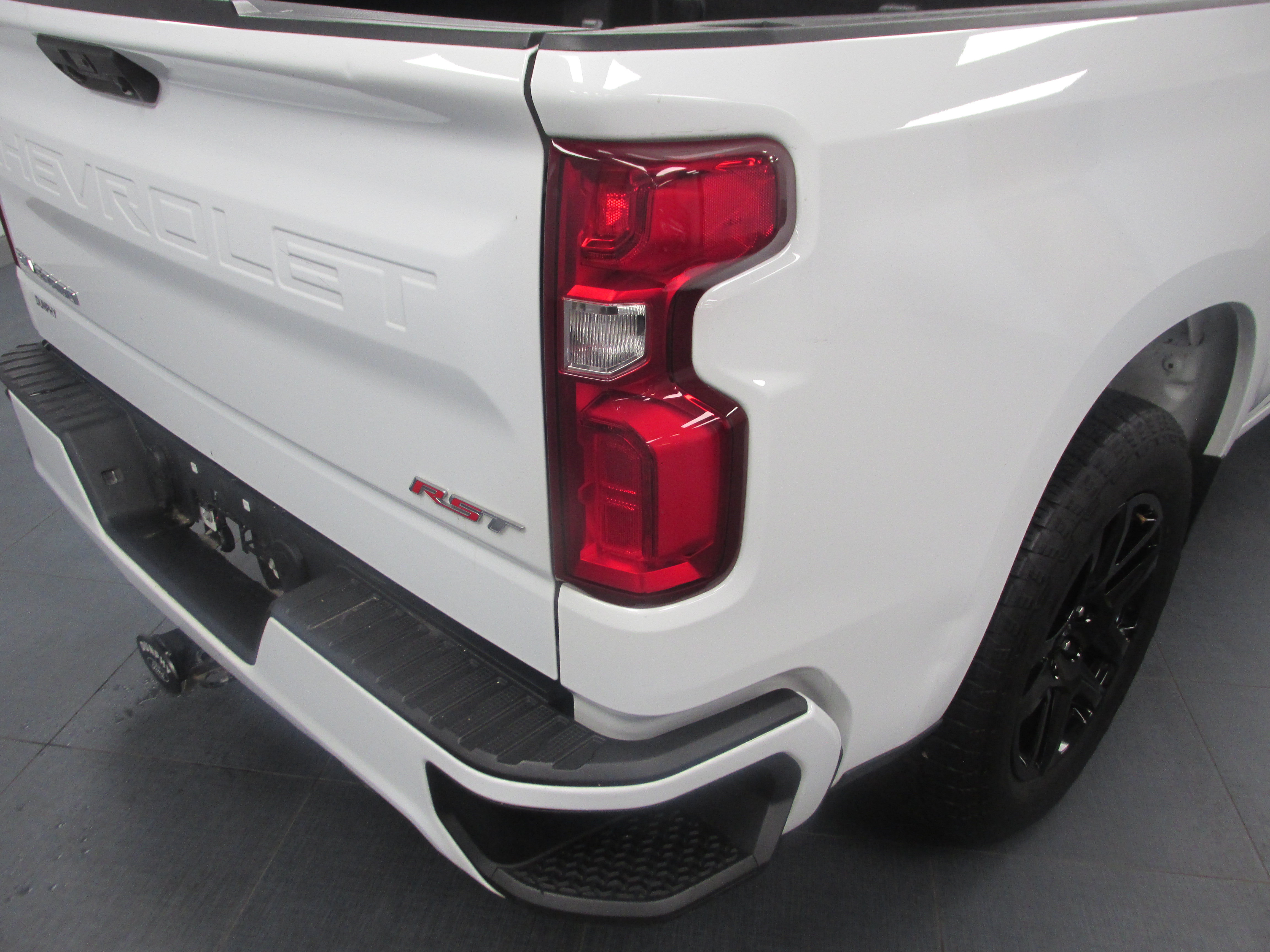 Used 2023 Chevrolet Silverado 1500 RST w/ Z71 Off-Road Package AWD/4WD image 11