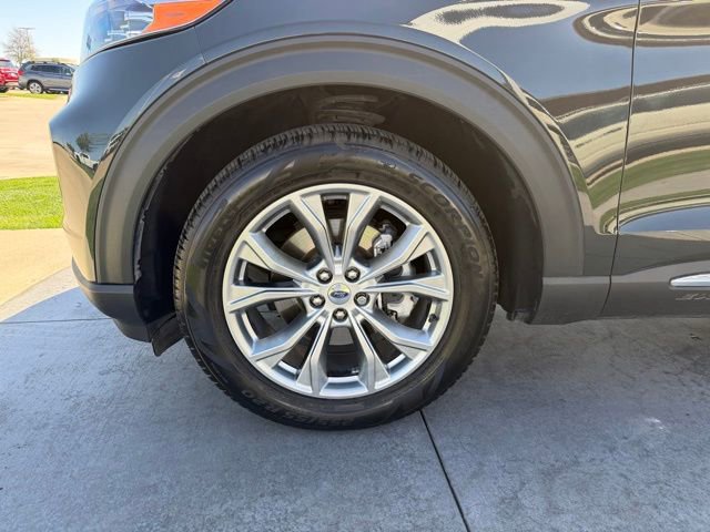 Certified 2022 Ford Explorer XLT w/ Equipment Group 202A image 4