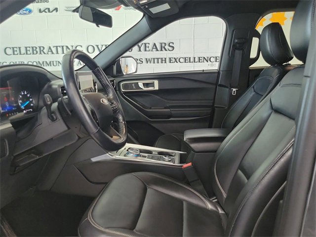 Certified 2020 Ford Explorer XLT w/ Equipment Group 202A image 8