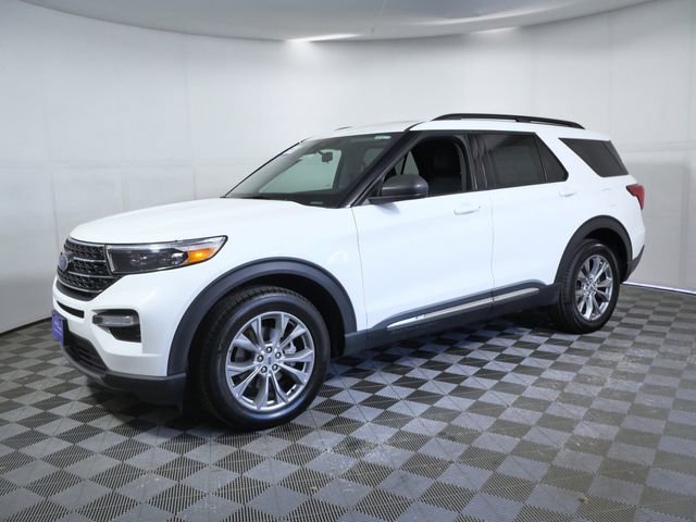 Certified 2023 Ford Explorer XLT w/ Equipment Group 202A AWD/4WD image 5