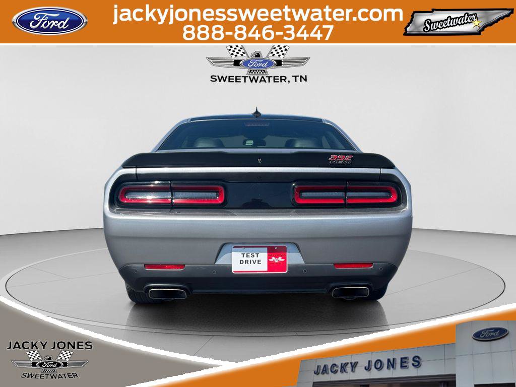 Used 2017 Dodge Challenger R/T Scat Pack RWD image 4