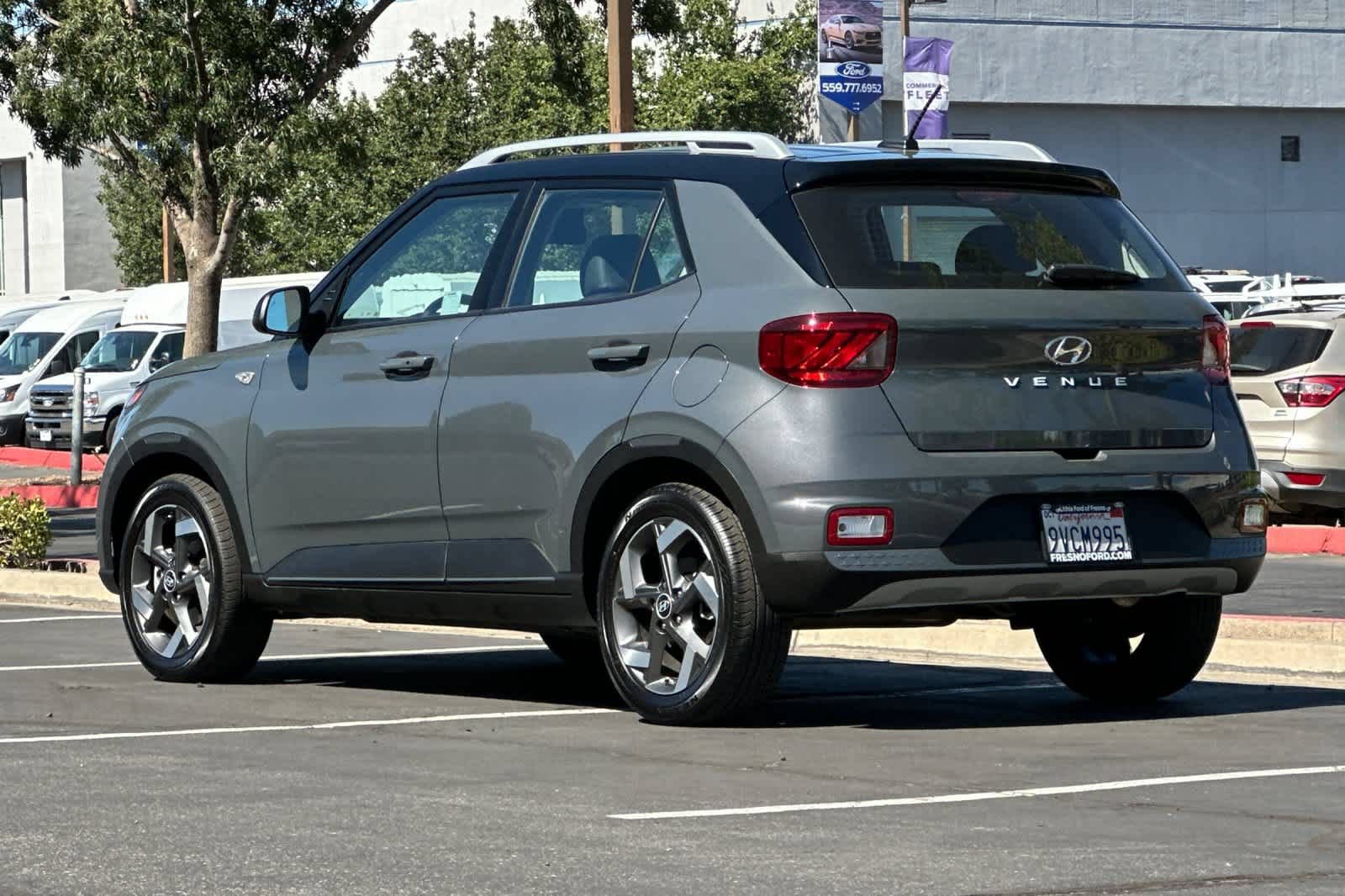 Used 2026 Hyundai Venue SEL FWD image 7