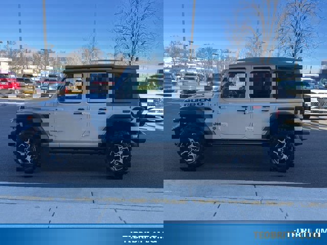 Used 2022 Jeep Wrangler Unlimited Rubicon w/ Cold Weather Group image 2