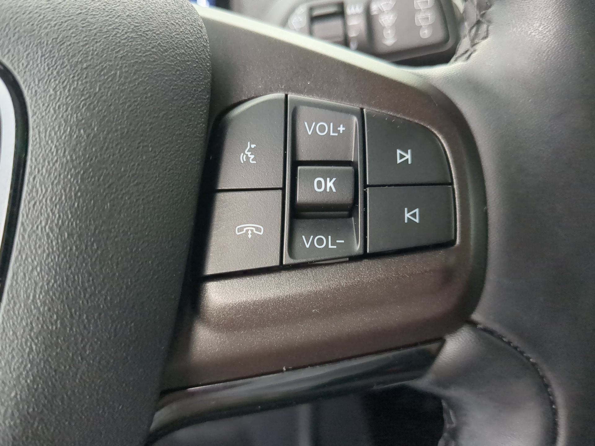 Certified 2024 Ford Mustang Mach-E Premium AWD/4WD image 66