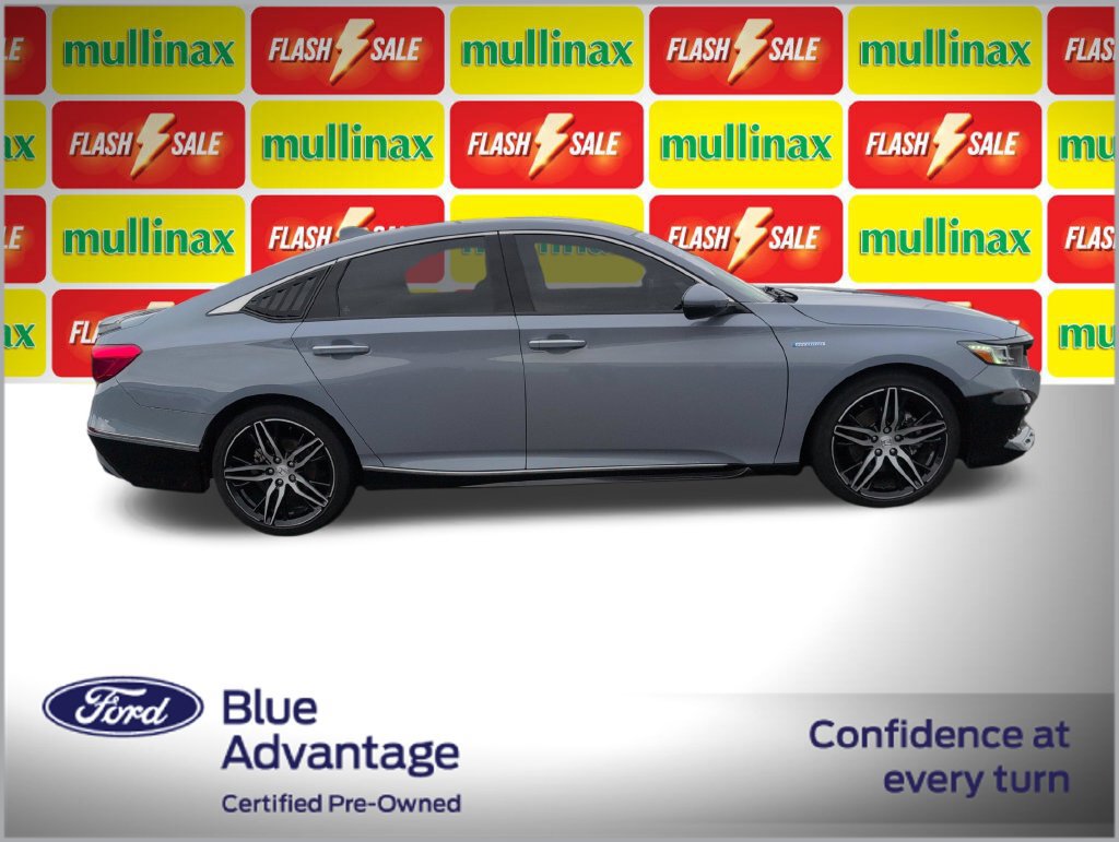 Used 2022 Honda Accord Touring image 2