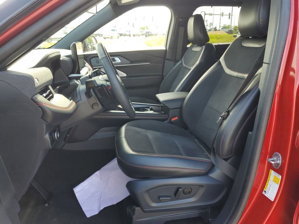 Certified 2025 Ford Explorer ST AWD/4WD image 15