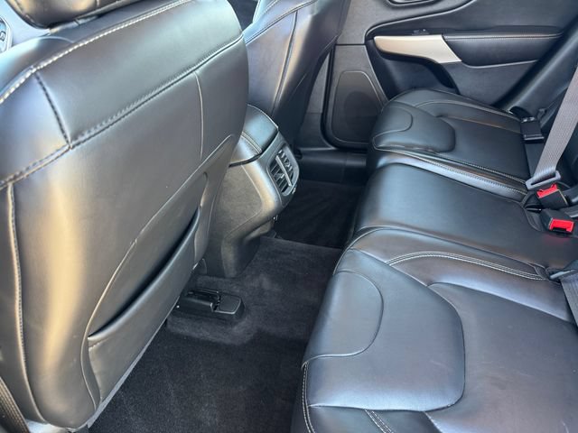 Used 2018 Jeep Cherokee Limited AWD/4WD image 16