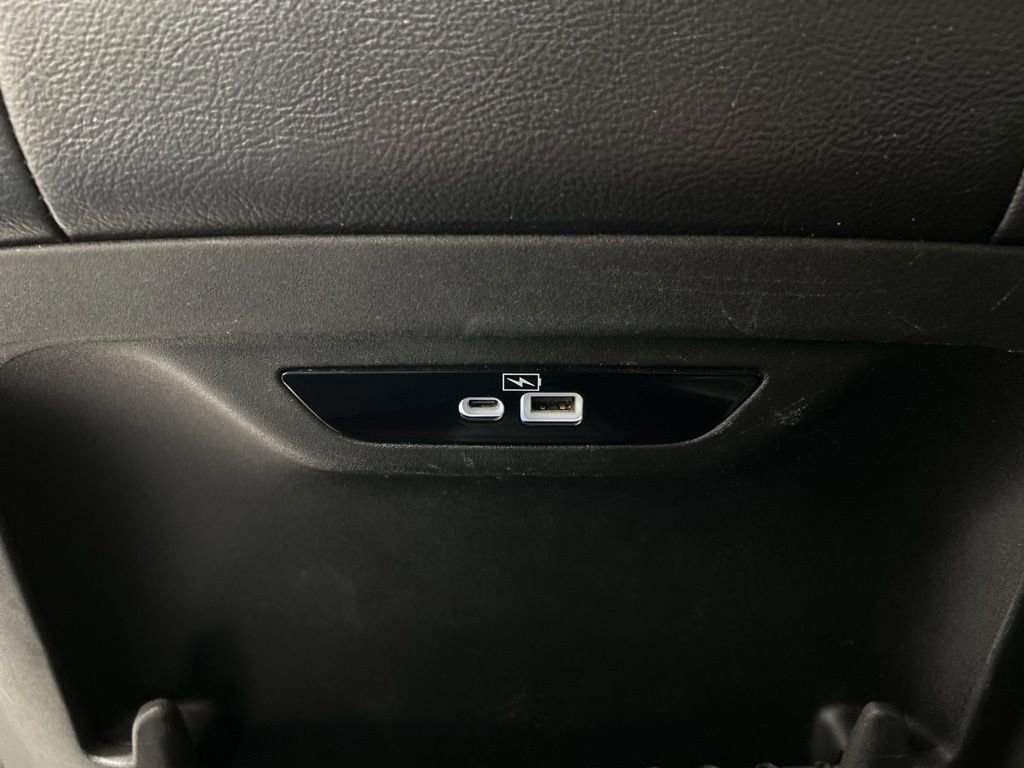 Used 2022 Chrysler Pacifica Touring-L image 23