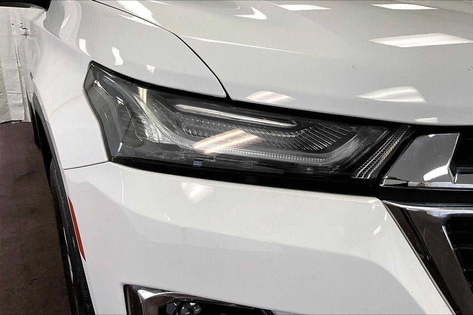 Used 2023 Chevrolet Traverse LT image 28