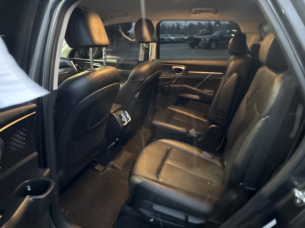 Used 2023 Kia Sorento EX image 21