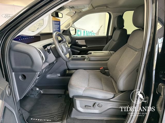 Certified 2025 Ford Expedition Active RWD image 11