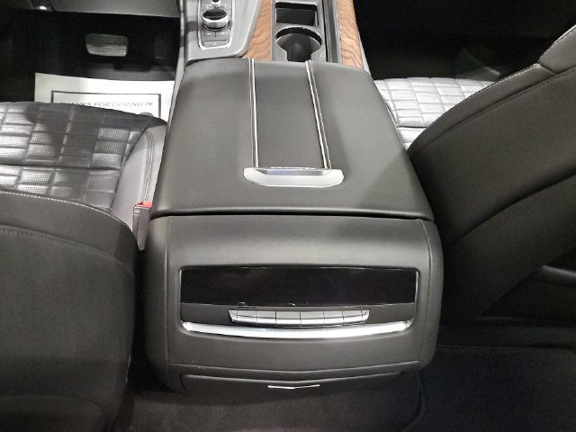 Used 2022 Cadillac Escalade Sport Platinum AWD/4WD image 16