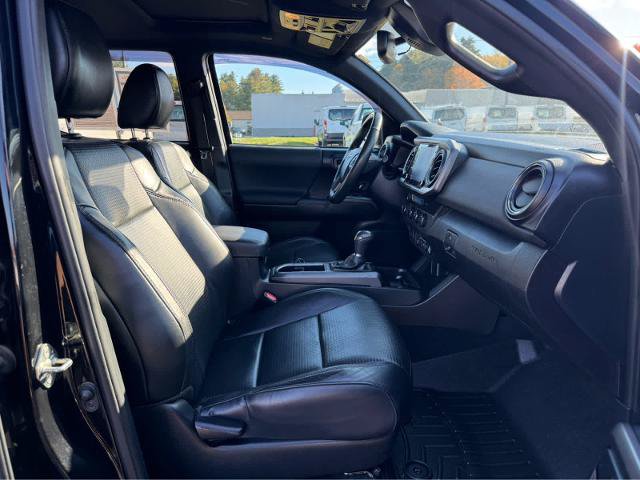 Used 2020 Toyota Tacoma TRD Off-Road AWD/4WD image 13