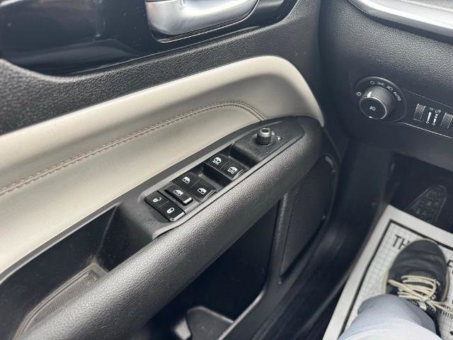 Used 2025 Jeep Compass Limited image 20