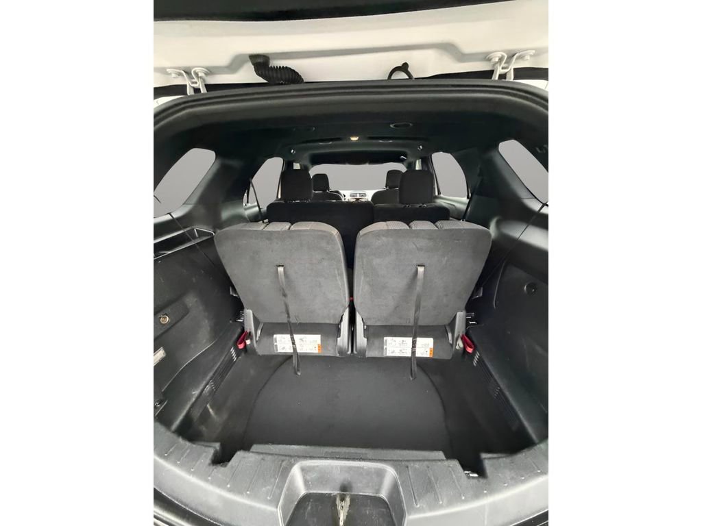 Certified 2018 Ford Explorer XLT FWD image 16