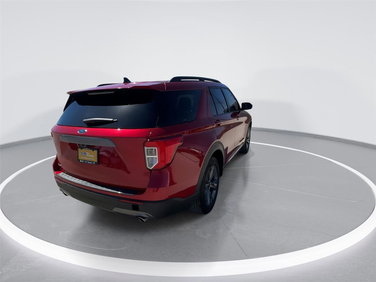 Certified 2024 Ford Explorer XLT w/ Equipment Group 202A image 4