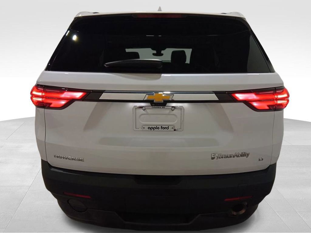 Used 2022 Chevrolet Traverse LT w/ LT Premium Package image 4