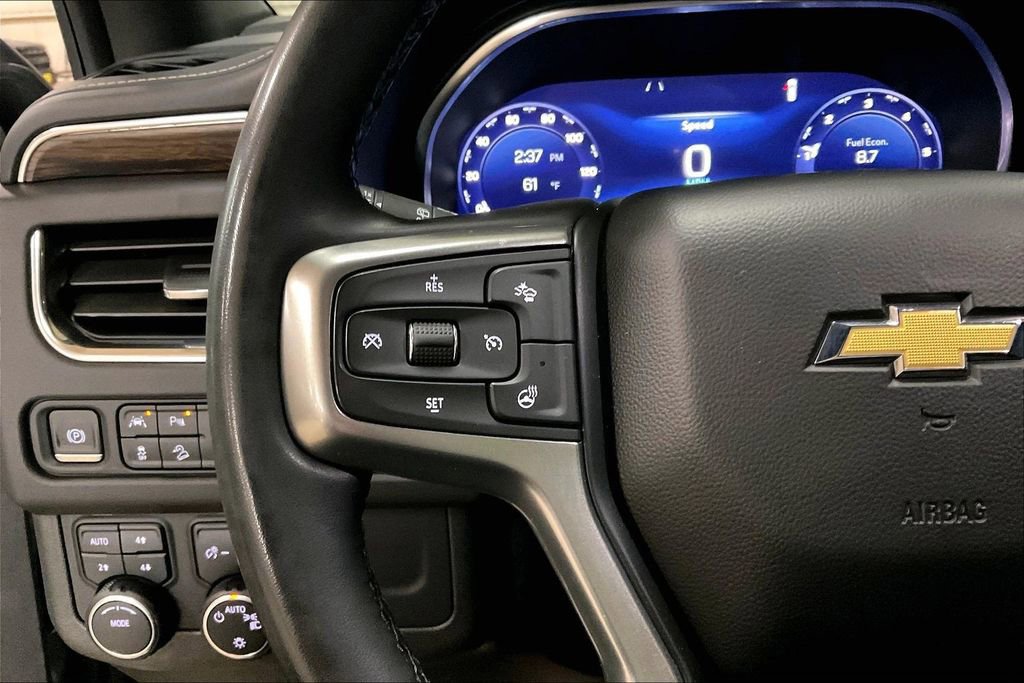 Used 2023 Chevrolet Suburban Premier image 16