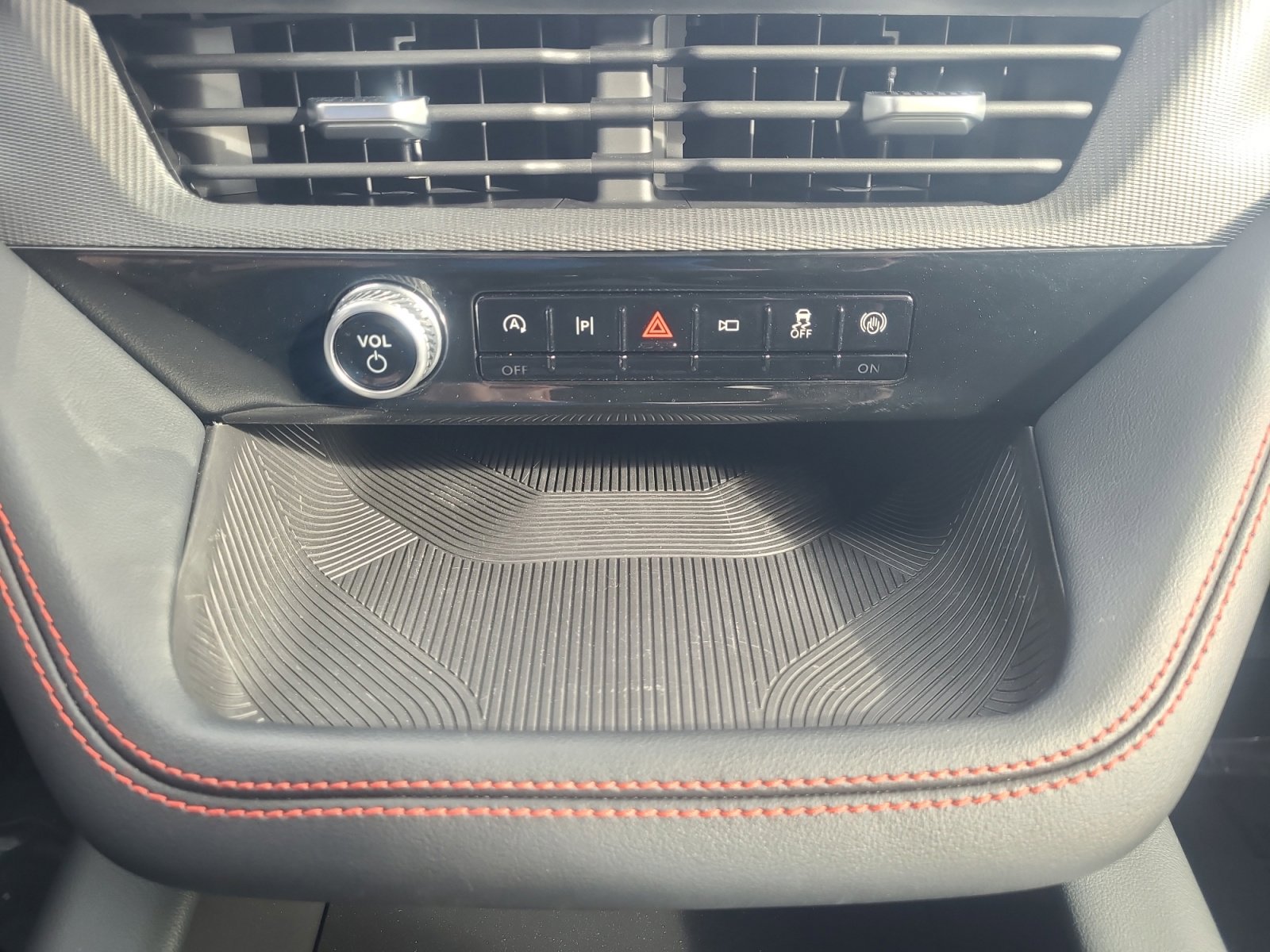 Certified 2025 Ford Explorer ST-Line image 30