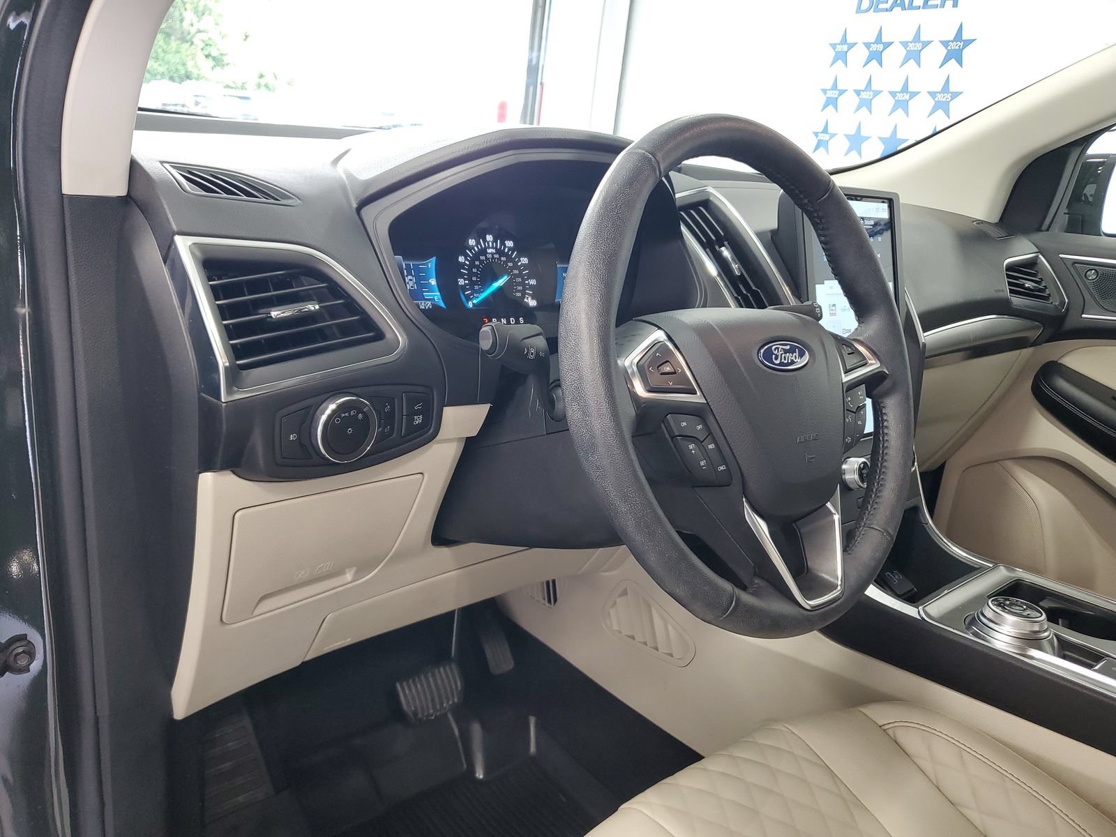 Certified 2024 Ford Edge Titanium AWD/4WD image 15