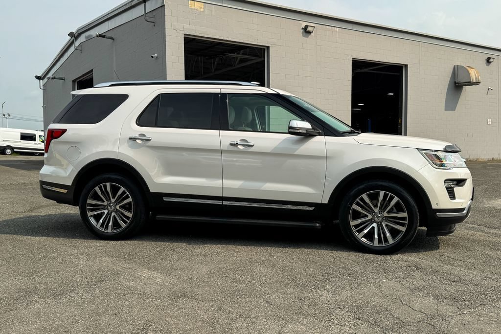 Certified 2018 Ford Explorer Platinum AWD/4WD image 2