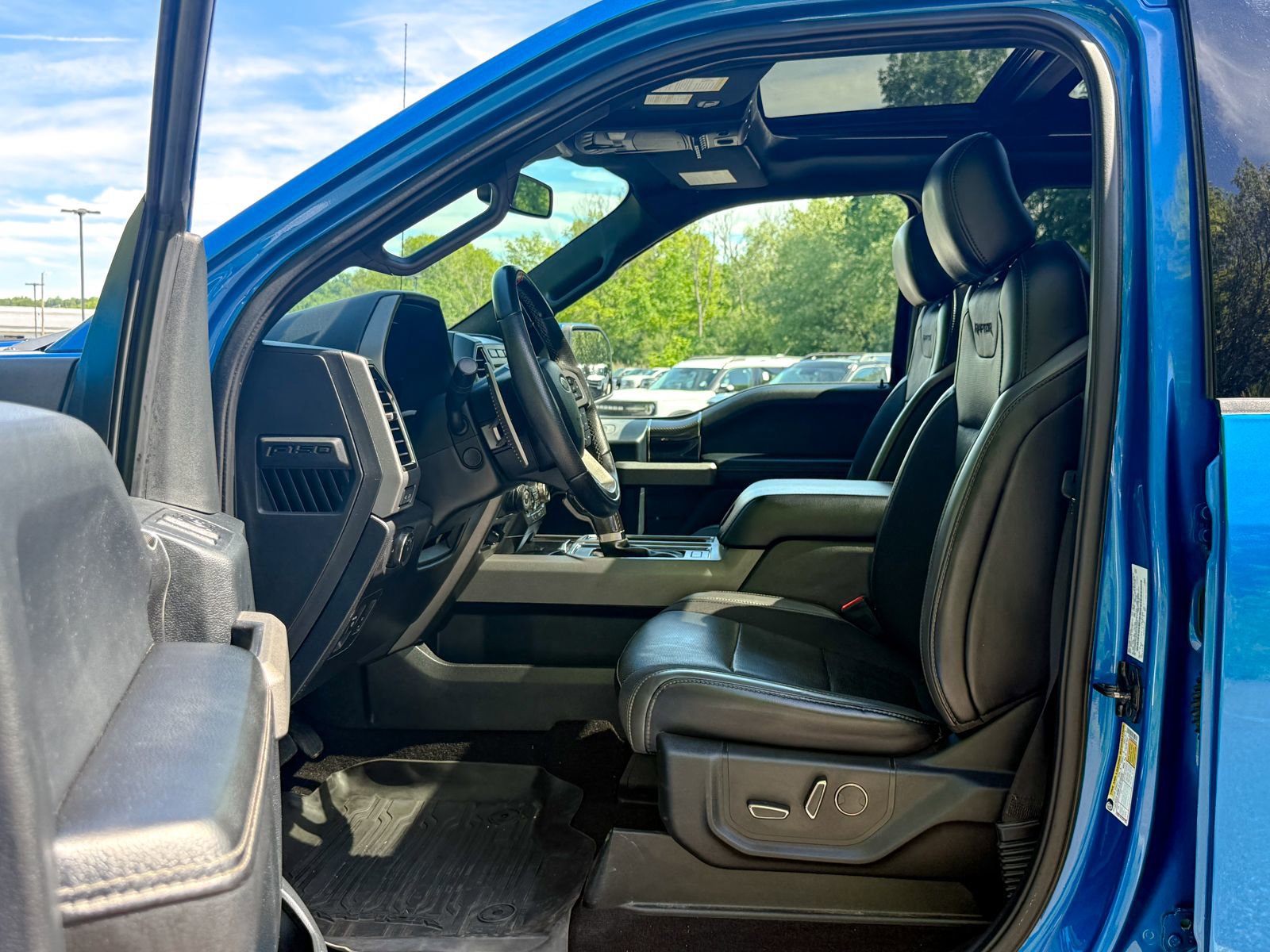 Certified 2019 Ford F150 Raptor w/ Equipment Group 802A Luxury AWD/4WD image 17