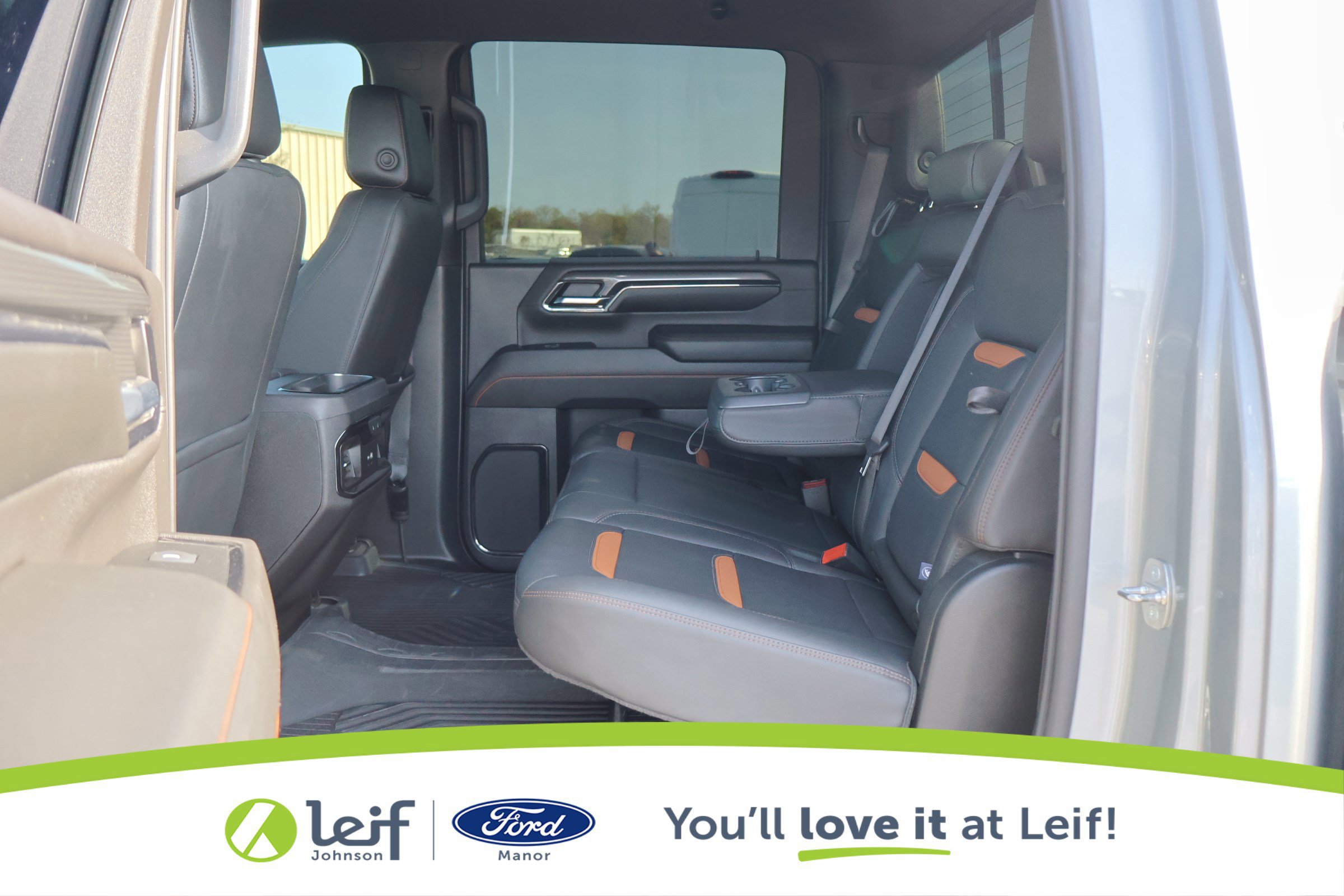 Used 2024 GMC Sierra 2500 AT4 w/ Technology Package image 28