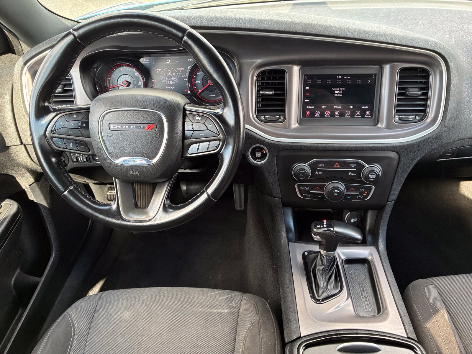 Used 2022 Dodge Charger SXT w/ Blacktop Package RWD image 17