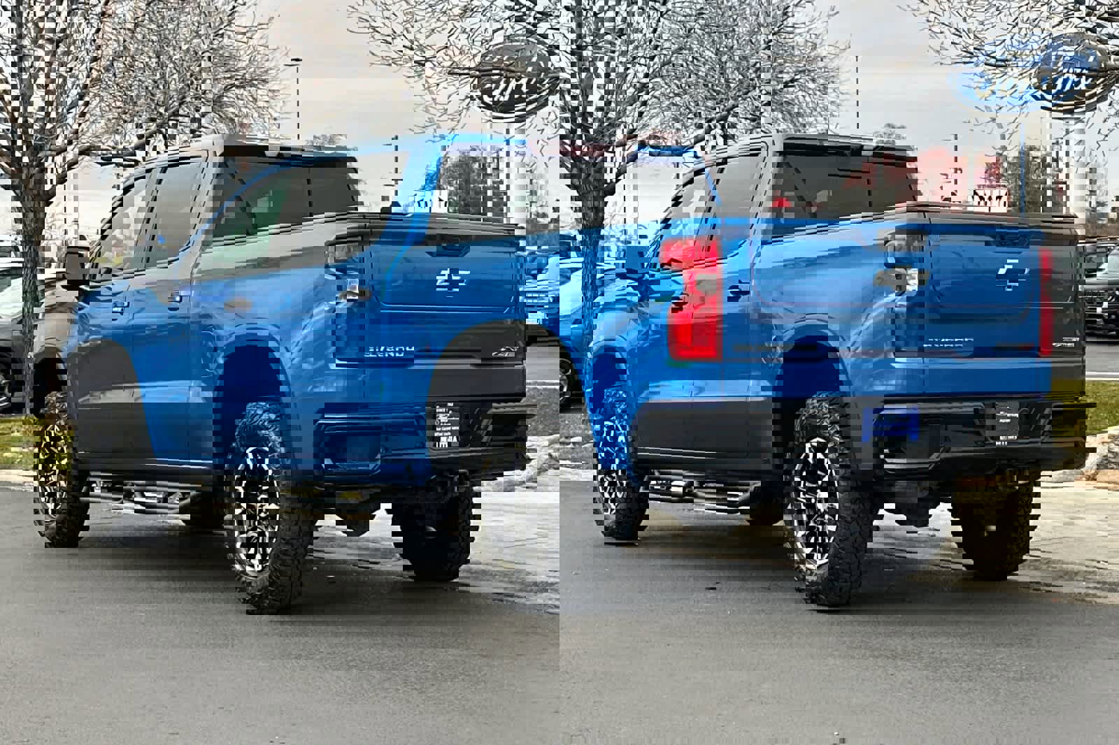 Used 2023 Chevrolet Silverado 1500 ZR2 w/ Technology Package image 3