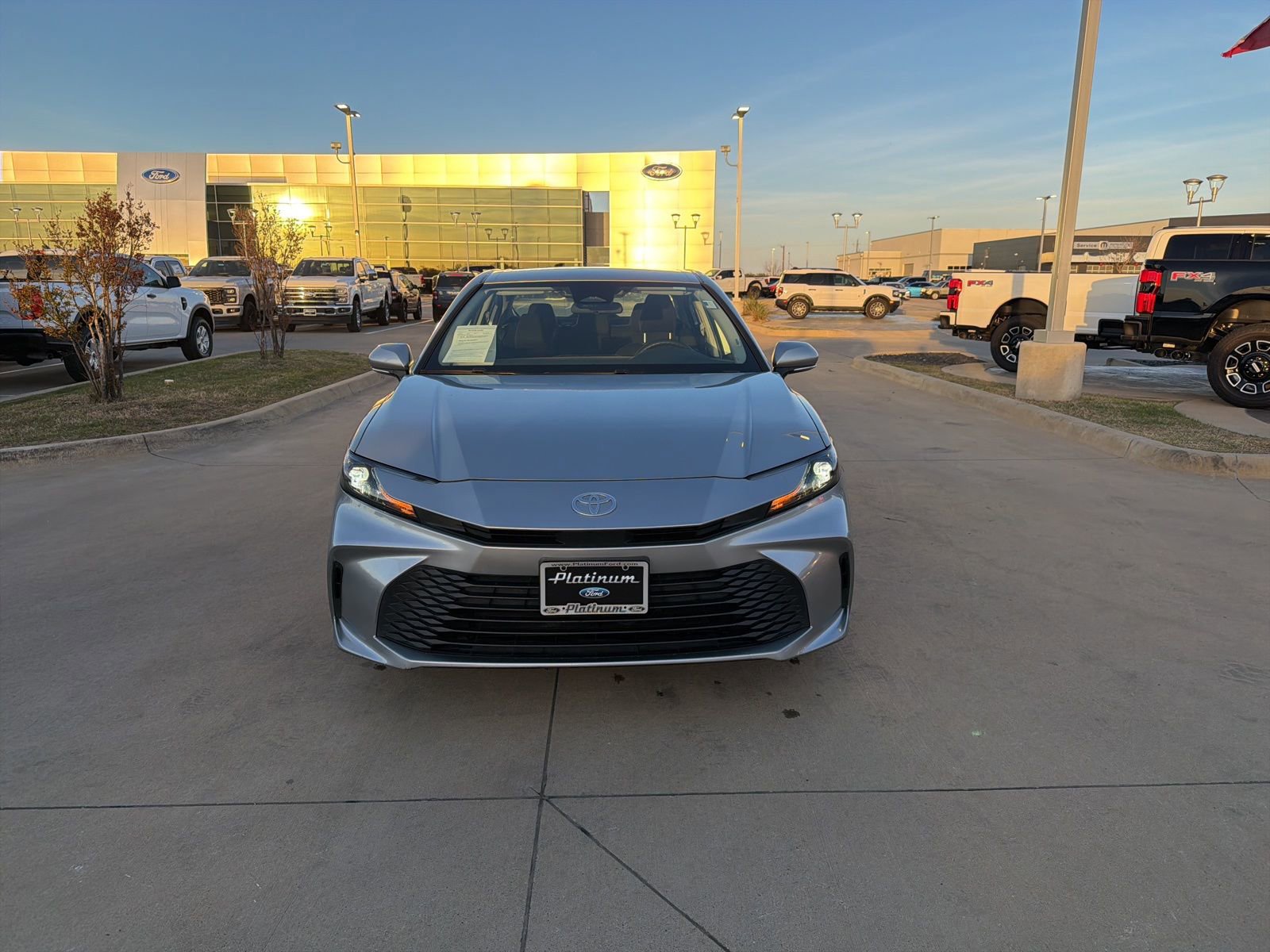 Used 2025 Toyota Camry LE image 9