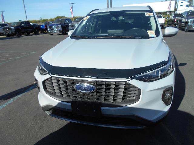 Certified 2025 Ford Escape Platinum AWD/4WD image 2