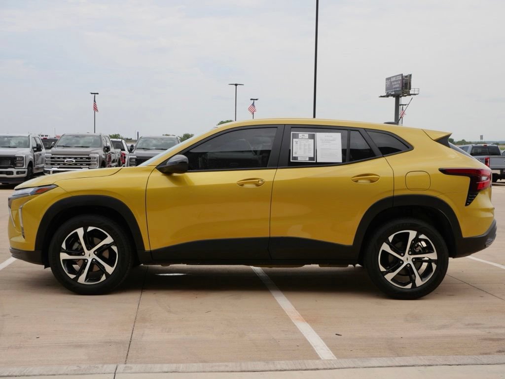 Used 2024 Chevrolet Trax RS w/ Driver Confidence Package FWD image 3