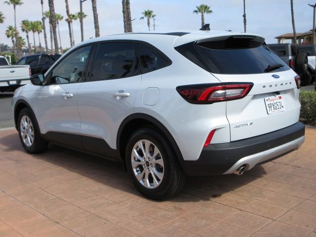 Certified 2025 Ford Escape Active w/ Tech Pack #1 FWD image 2
