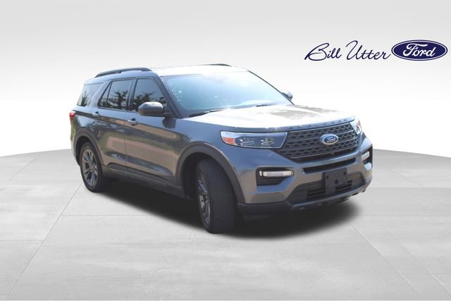 Certified 2021 Ford Explorer XLT w/ Equipment Group 202A RWD image 3