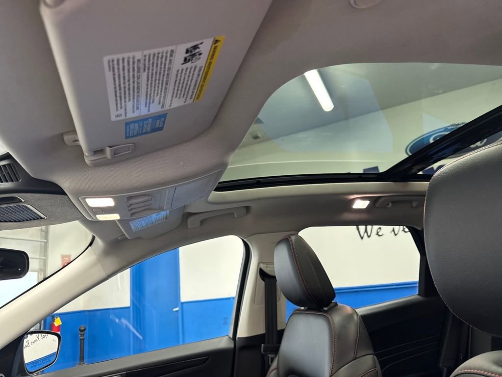 Certified 2022 Ford Escape SEL w/ SEL Stealth AWD Package image 23